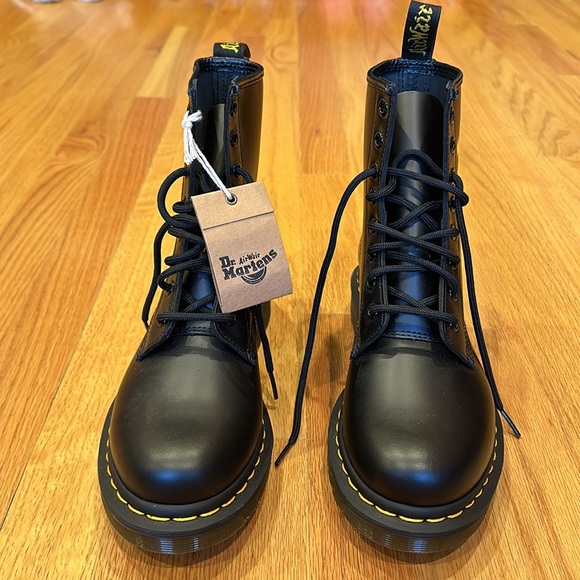 DR. MARTENS 1460 NEW WITH TAGS - SIZE 7 - HAND PAINTED - Picture 2 of 8